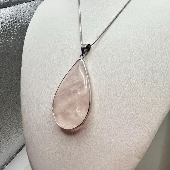 Vintage Large Rose Quartz Teardrop Pendant Necklace 18k White Gold Plated - Picture 6 of 6